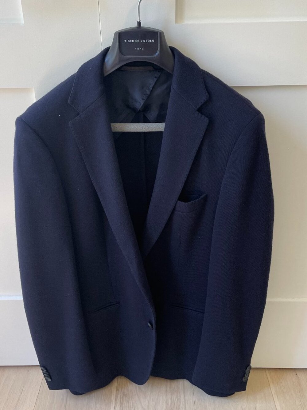 Hugo Boss blue blazer size US 38R